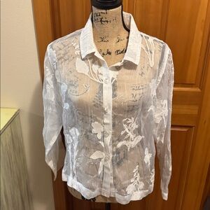 Everywear VTG White Sheer Floral Blouse